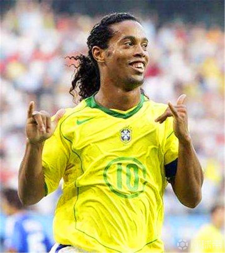 你们和小罗都错了,牛尾巴的创造者并非是里维利诺|罗纳尔迪尼奥