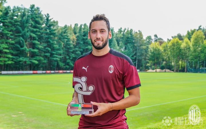 高光的7月难忘的收官恭喜哈坎恰尔汗奥卢成为