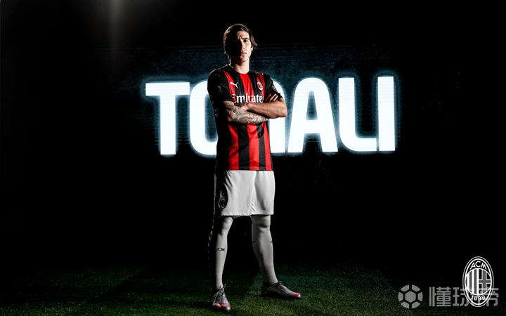 ac米兰足球俱乐部 09-11 01:01 优雅古典的气质,不怒自威的气势