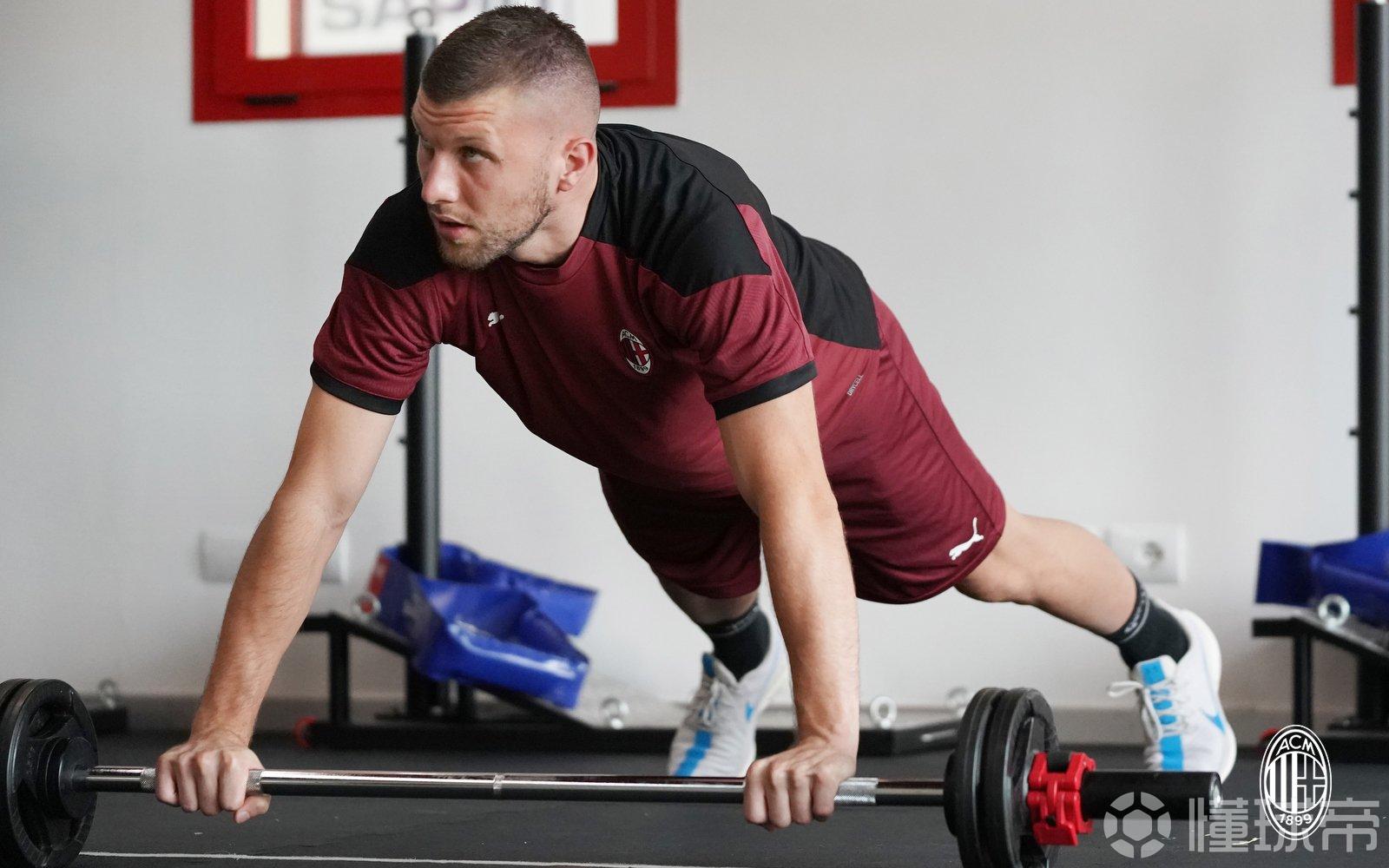 是谁周末还在健身房挥洒汗水上午好罗森内里