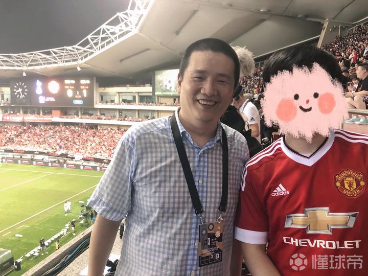 看我魔比赛碰到娄一晨和刘越现场解说吃饭碰到厂长和.