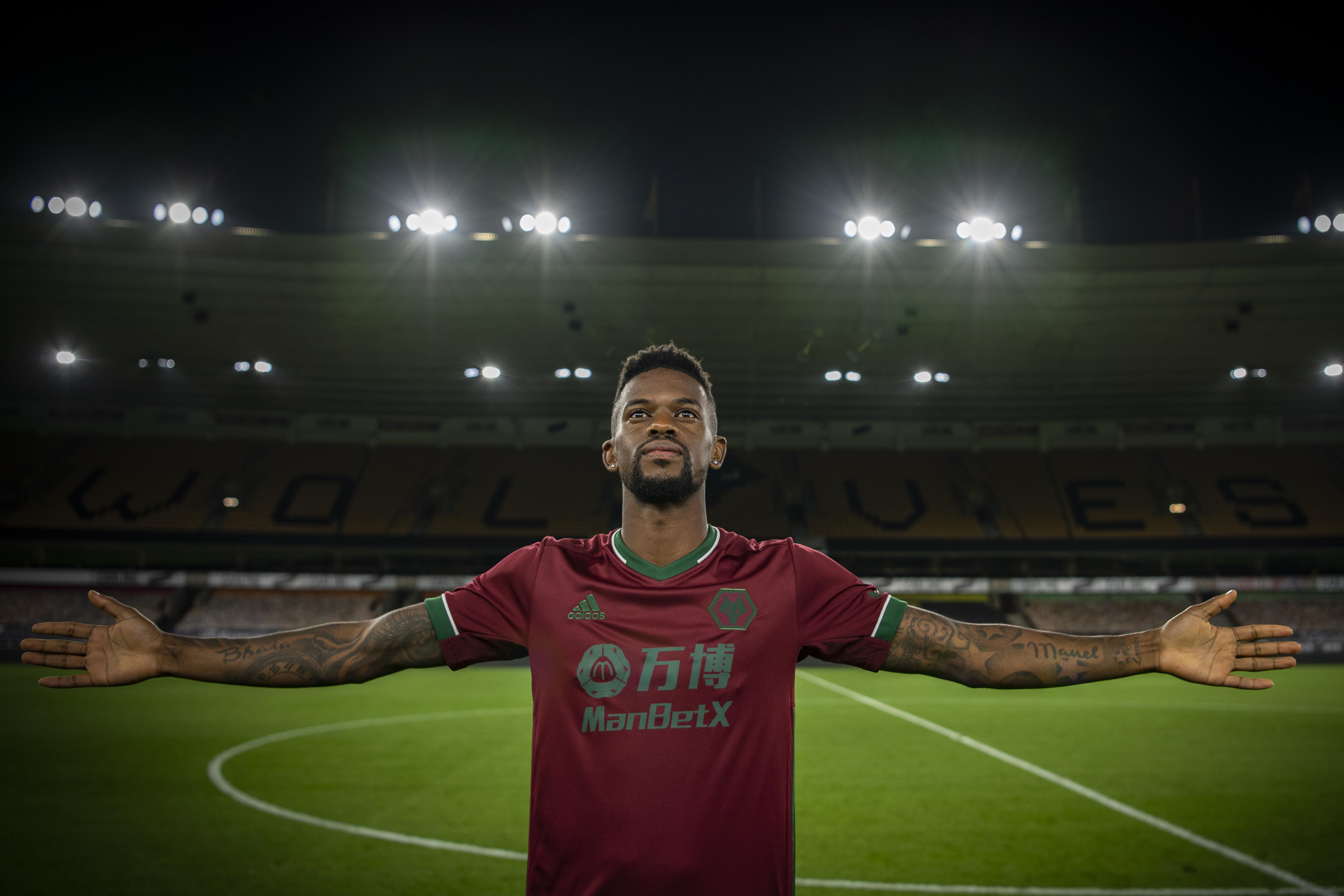 09-23 17:00 狼队官方宣布:从巴塞罗那签下葡萄牙国脚内尔松·塞梅多