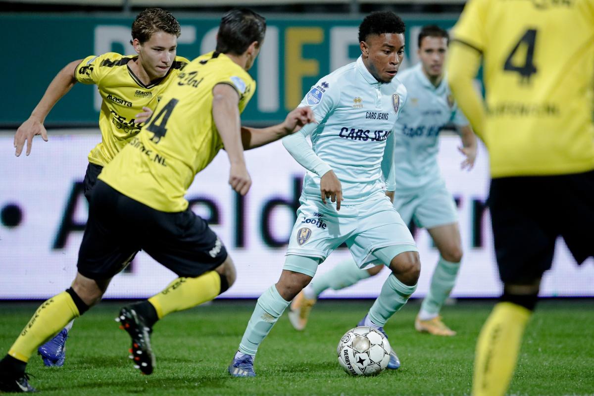 懂球帝首页>足球新闻> 2-1战胜芬洛 懂球号作者: ado海牙 10-04 17:57