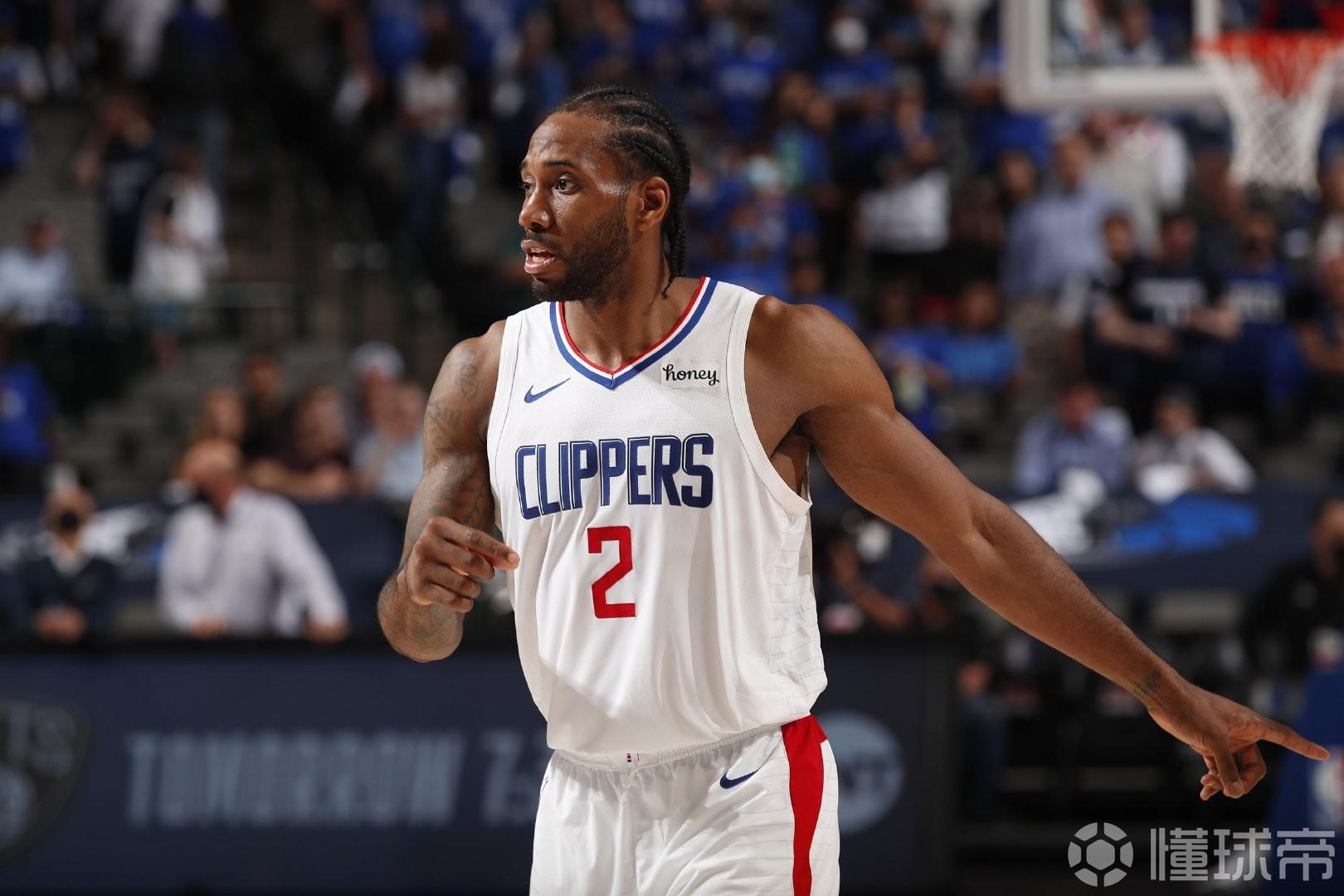 快船官方伦纳德成功接受右膝十字韧带手术暂无复出时间表