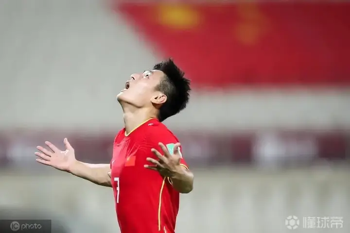 澎湃：国足踢阿曼大概率延用442阵型，未必继续用武磊打边锋